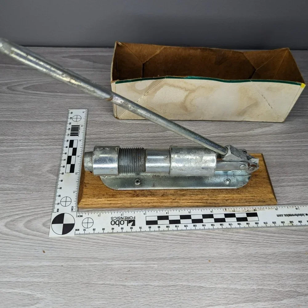 Vintage Reed's Rocket Nut Cracker R-300 w/Original Box